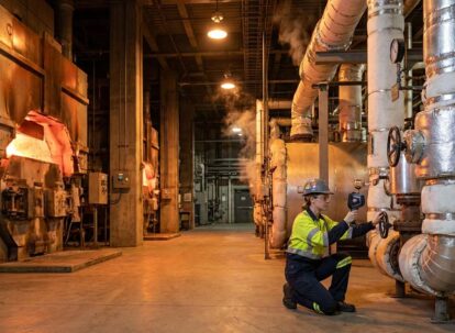 Ceramic fibre insulation in industrial furnace